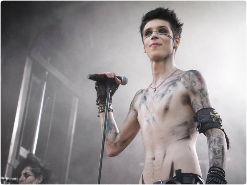 Source: ☆. gorgeous. sexy. andy biersack. added by. 