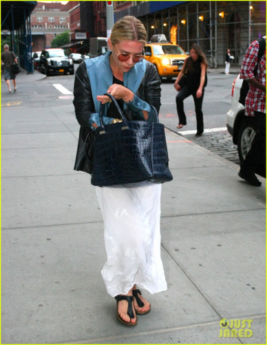  Ashley Olsen - Out and about in New York City - June 10, 2012