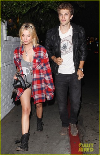  Ashley with Keegan leaving château Marmont
