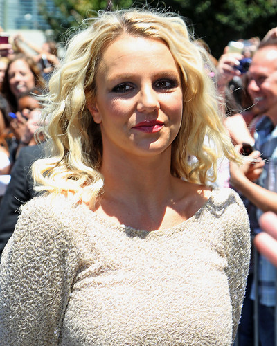  Attends X Factor Auditions San Francisco 日 2 [18 June 2012]