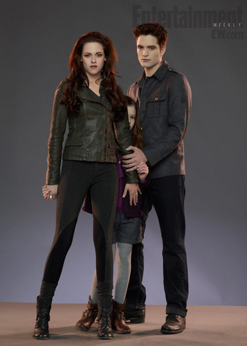  Breaking Dawn part 2 promo: Edward, Bella, and Renesmee