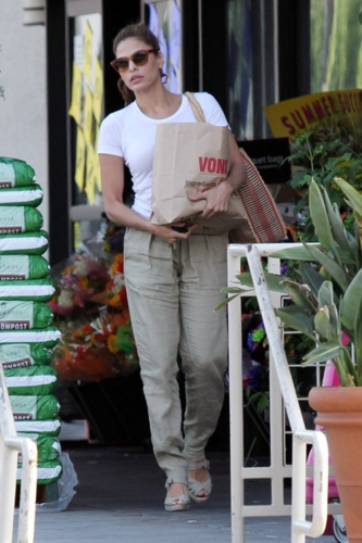 Eva - Goes for a grocery run in Los Angeles - June 15, 2012