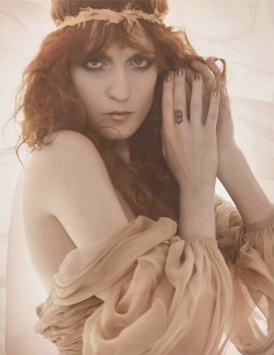  Florence Welch for the British Vogue's January 2012 issue.