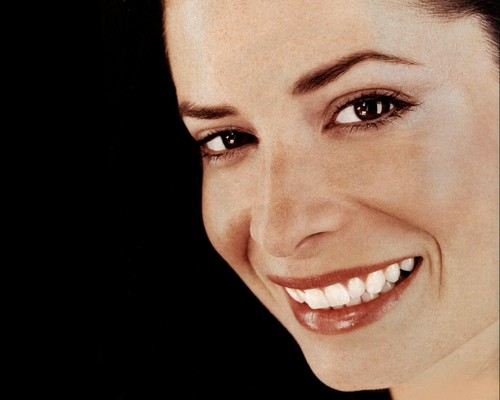  houx -marie combs perfect smile