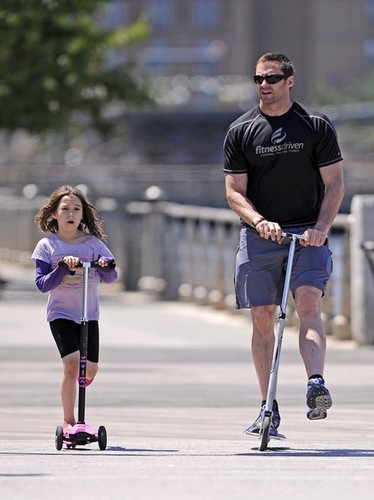  Hugh Jackman and daughter Ava
