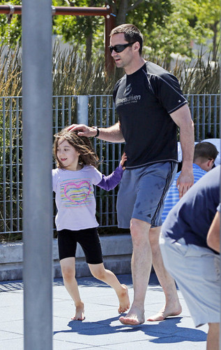  Hugh Jackman with daughter Ava