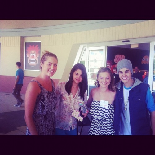  Jelena and fans