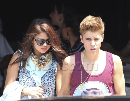  Justin and Selena Helicopter Ride in Canada