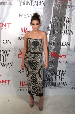  Kristen at the "Snow White and the Huntsman" premiere in Sydney. {19/06/12}