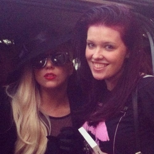  Lady Gaga with a peminat outside her hotel in Sydney.(June 17th)