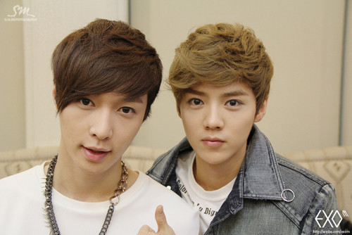  Lay and ルハン :)