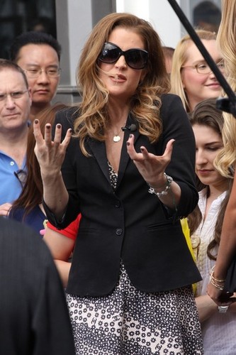  Lisa-Marie Presley appears on "Extra" at the Grove in Los Angeles.