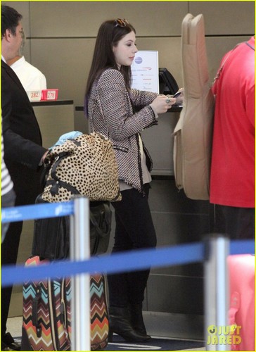  Michelle Trachtenberg makes a stylish entrance at LAX Airport on Friday (June 15)