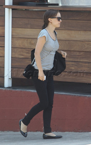 Out to lunch with family in Los Feliz, LA (June 17th 2012)