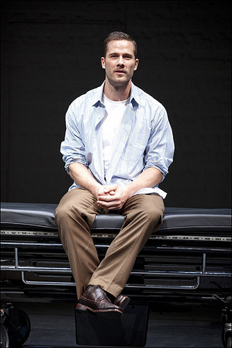  Patrick Breen, Patricia Wettig, Luke MacFarlane and もっと見る 星, つ星 in The Normal ハート, 心 at Arena Stage