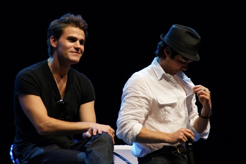  Paul & Ian at the Crimson Sky Convention in Vienna (June 16)