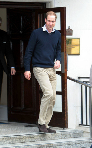  Prince William is seen after visiting Prince Phillip, Duke of Edinburgh, in the hospital in 伦敦