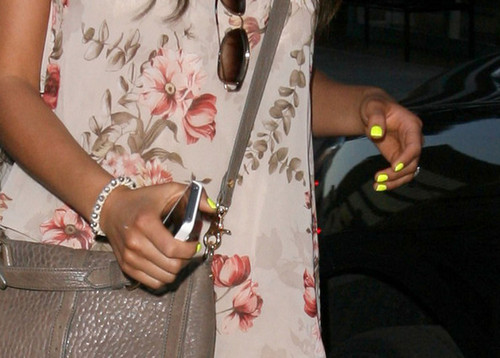  Shay Mitchell Gets Her Nails Done