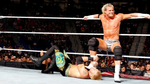 WWE Raw fatal 4 way no.1 contender
