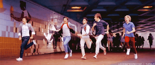  one direction running from fans!!!
