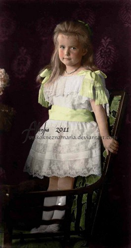  Anastasia Nikolayevna colourised picha