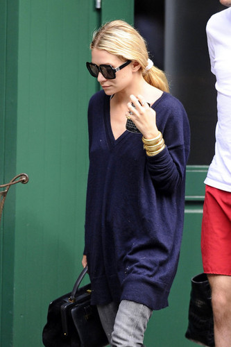  Ashley Olsen - In the West Village, June 18, 2012
