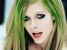  Avril Lavigne - Smile