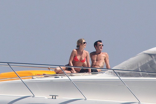  Bikini - On 보트 In Capri [19th June 2012]