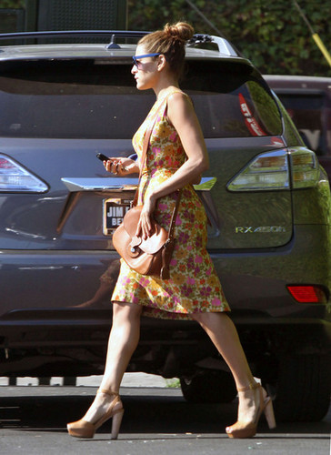  Eva - Picks Up bulaklak in California - June 19th, 2012