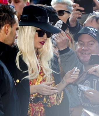  Gaga arriving at her hotel in Melbourne