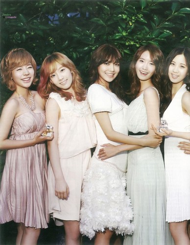  Girls' Generation for High Cut Vol.79