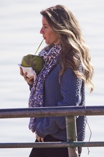  Gisele Bundchen at a foto shoot for C&A Clothing Line in Brazil