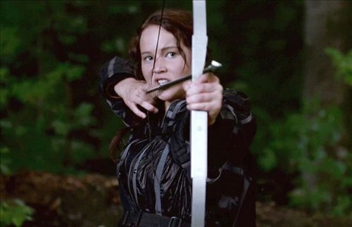  Katniss Shooting an 《绿箭侠》