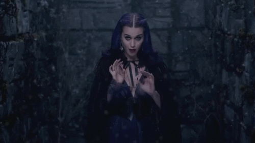  Katy Perry in 'Wide Awake' 音乐 video