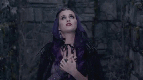  Katy Perry in 'Wide Awake' music video