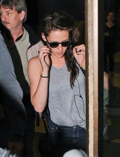  Kristen Stewart arriving at LAX Airport