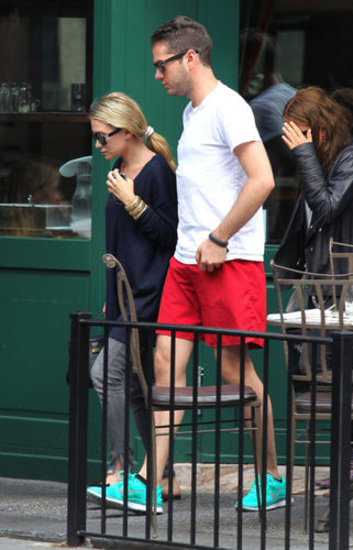  Mary-Kate & Ashley Olsen - In New York, June 18, 2012