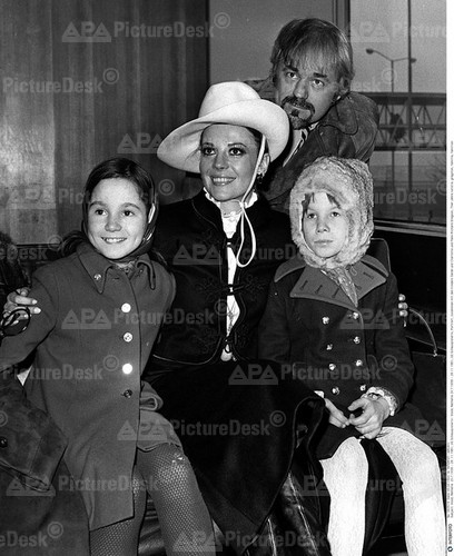 Natalie & Richard Gregson with his kids