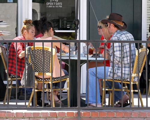  Out for lunch at Paty's in Toluca Lake [20th June]
