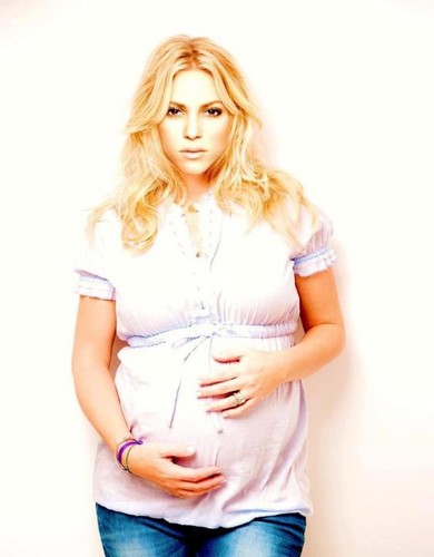  PREGNANT Шакира ? 2012
