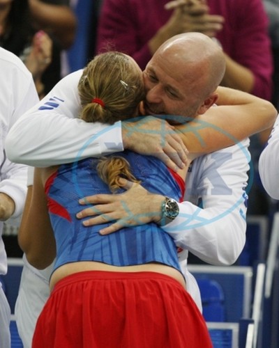  Petra Kvitova embrace with coach..