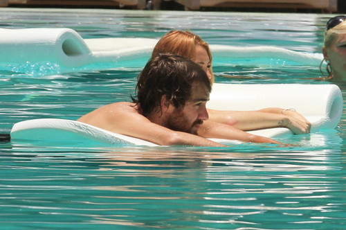  Poolside At A Hotel In Miami [13 June 2012]