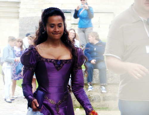  queen Guinevere: Of Violets and Grace