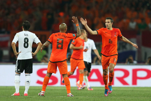  R. وین Persie (The Netherlands)