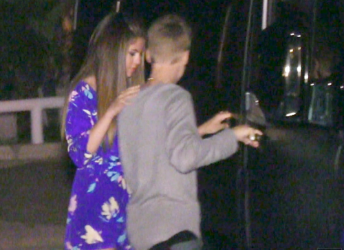  Selena - Out for रात का खाना with Justin - June 25, 2012