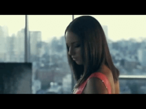  Alicia Keys in 'Doesn't Mean Anything' সঙ্গীত video