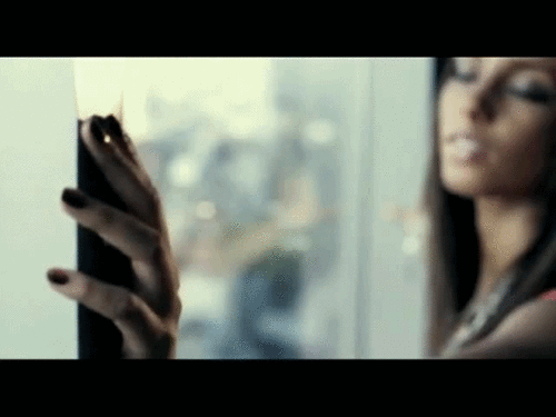  Alicia Keys in 'Doesn't Mean Anything' Musik video