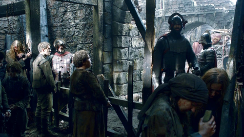  Arya and Hot Pie with Lannister soldiers
