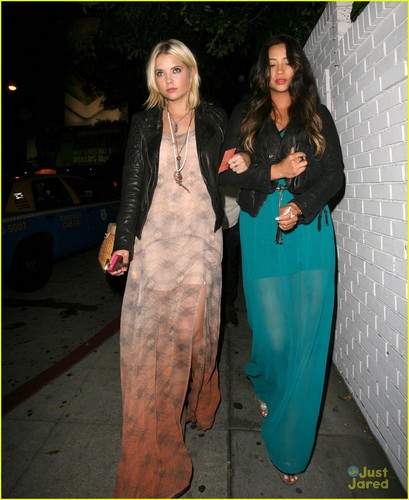  Ashley and Shay heading to замок Marmont