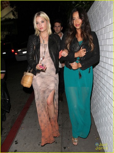  Ashley and Shay heading to महल, शताब्दी, chateau Marmont